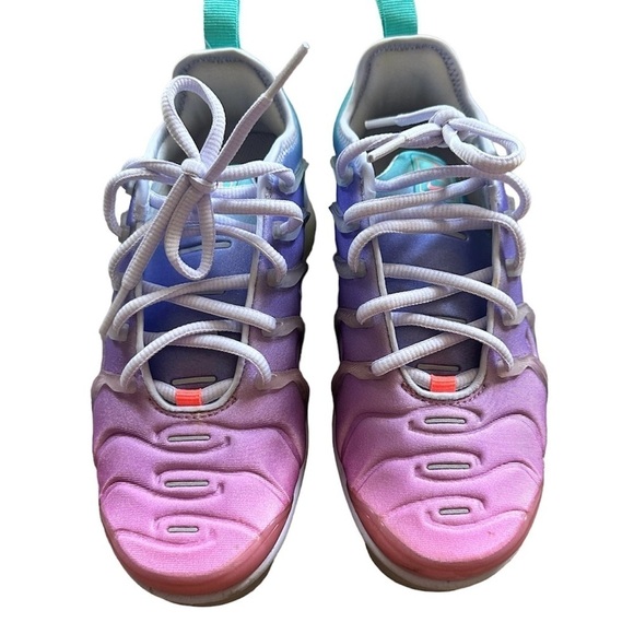 Nike Air VaporMax Plus in Psychic Pink / Light thistle / aurora green Size 5 - Picture 2 of 8